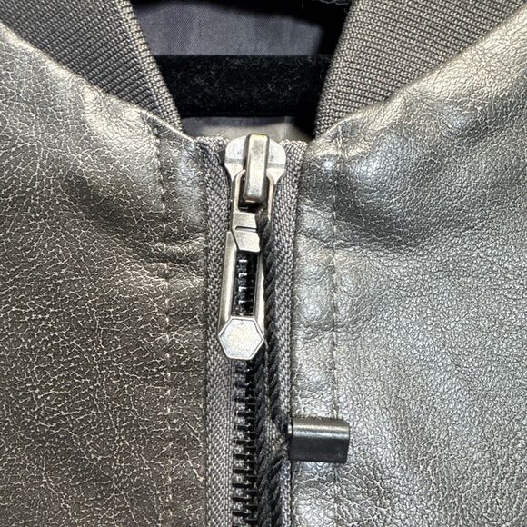 V.I.P. Collection Gray Mens Pleather Jacket Zip Up Size XL New With Tags - Picture 3 of 16